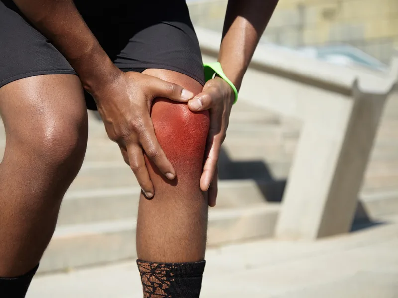 Lincoln Park Rehab treating knee pain in Miramar