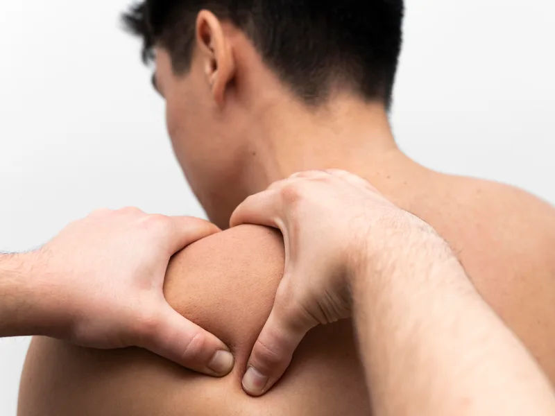 Chiropractic care for rotator cuff injury at Lincoln Park Rehab in Miramar